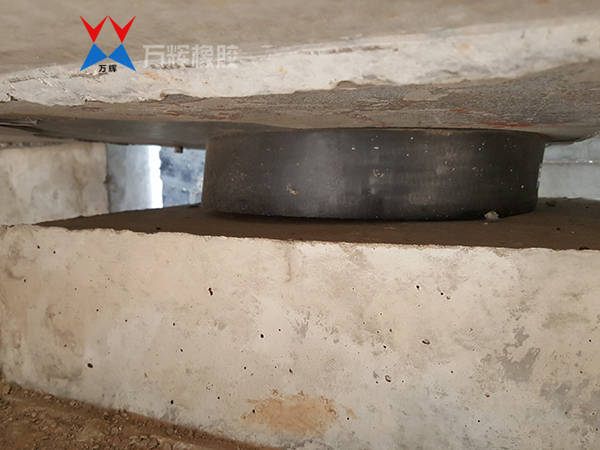 预涨拉支座脱空